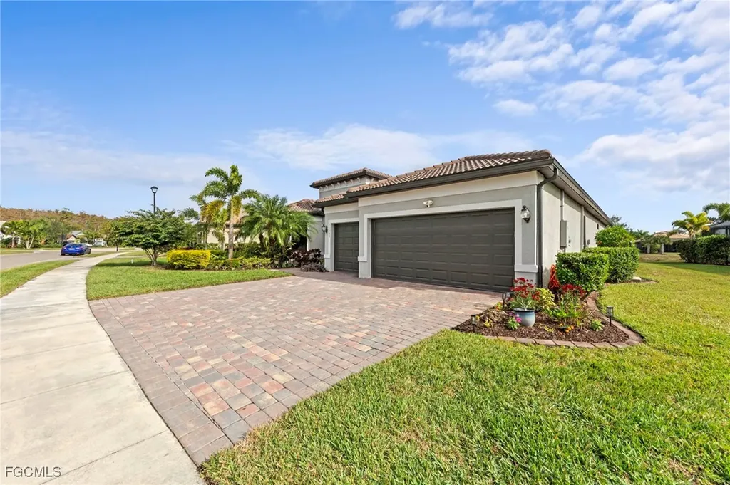 11289 Thurston Chase Fort Myers FL 33913