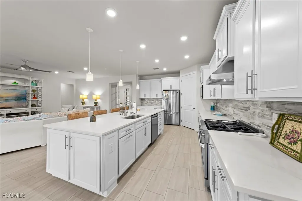 11289 Thurston Chase Fort Myers FL 33913