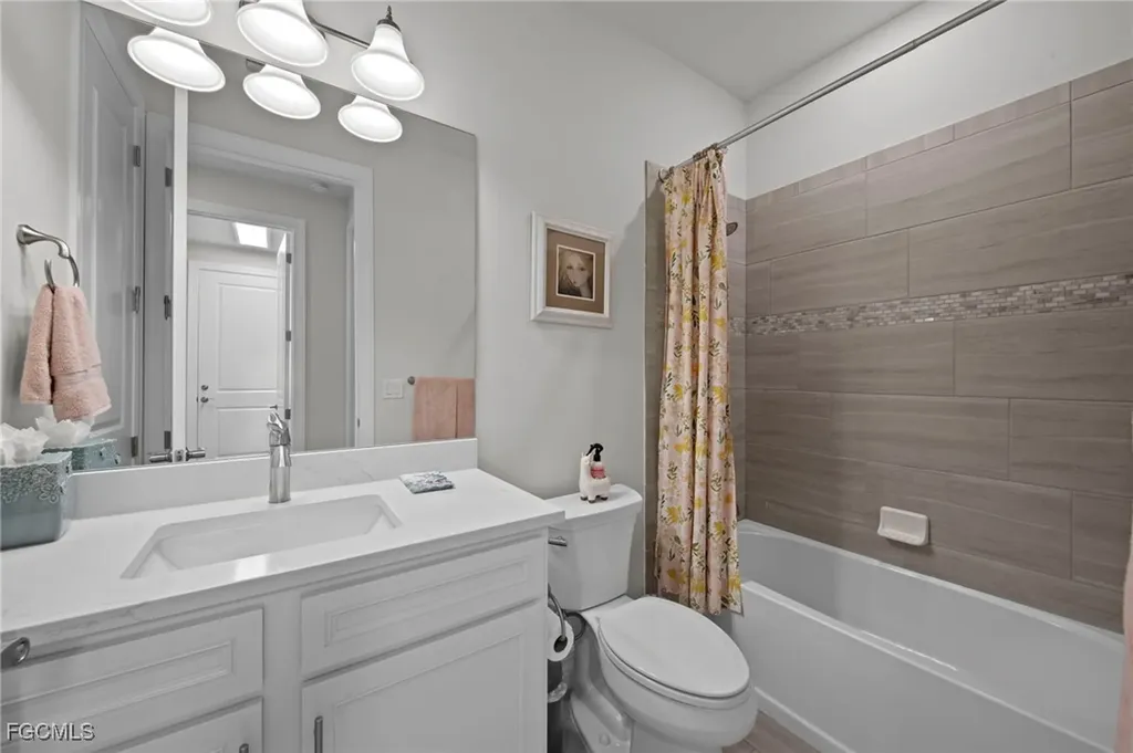 11289 Thurston Chase Fort Myers FL 33913