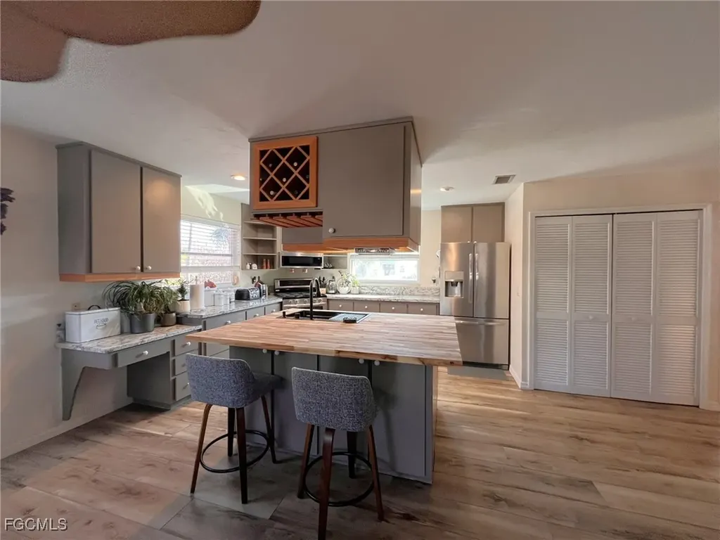 9225 Dimmick Drive Sanibel FL 33957