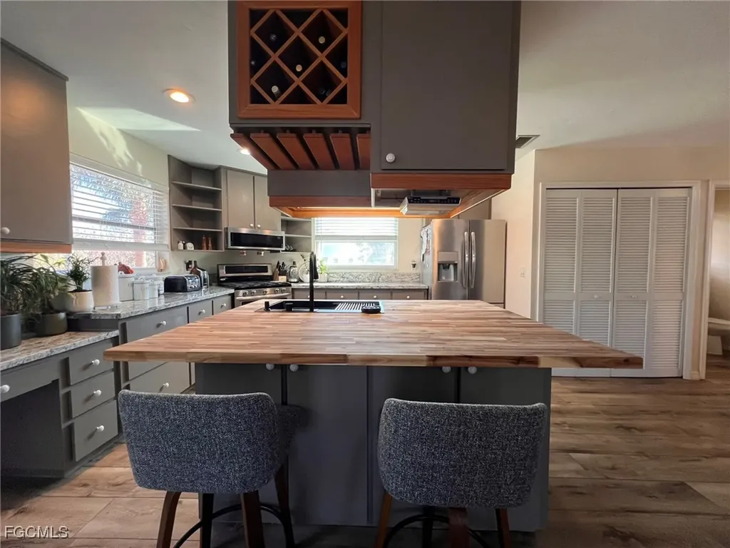9225 Dimmick Drive Sanibel FL 33957
