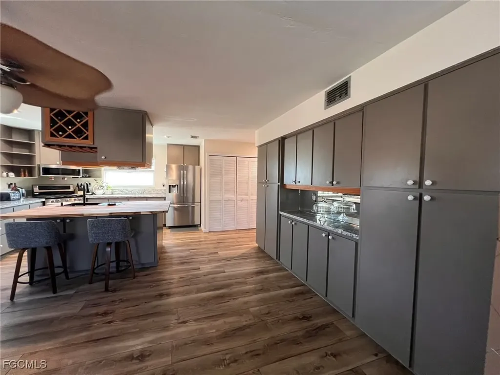 9225 Dimmick Drive Sanibel FL 33957