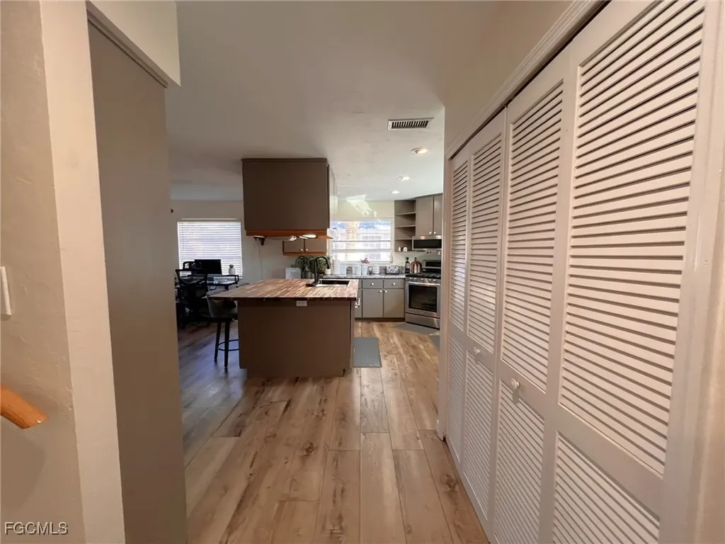 9225 Dimmick Drive Sanibel FL 33957
