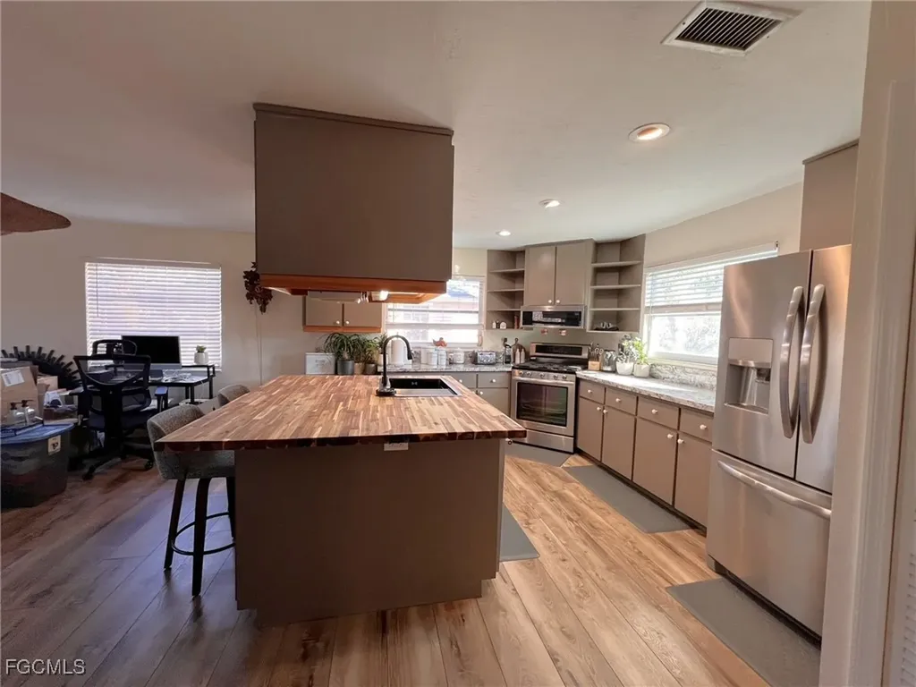 9225 Dimmick Drive Sanibel FL 33957