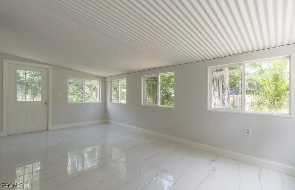 215 Delray Avenue Fort Myers FL 33905
