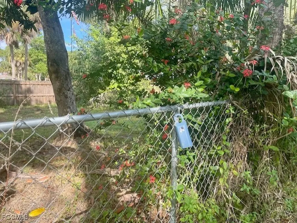 215 Delray Avenue Fort Myers FL 33905