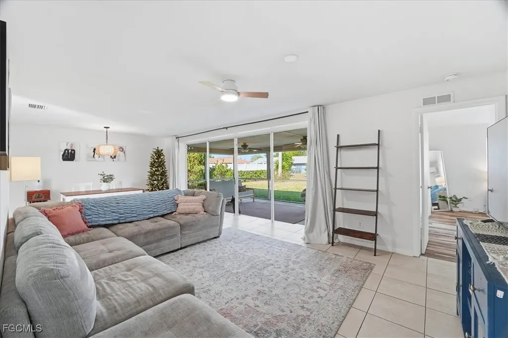 1211 SE 34th Street Cape Coral FL 33904