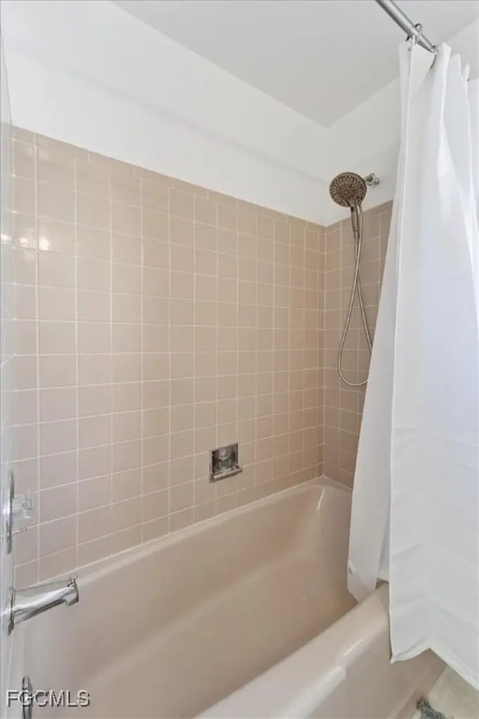 1211 SE 34th Street Cape Coral FL 33904