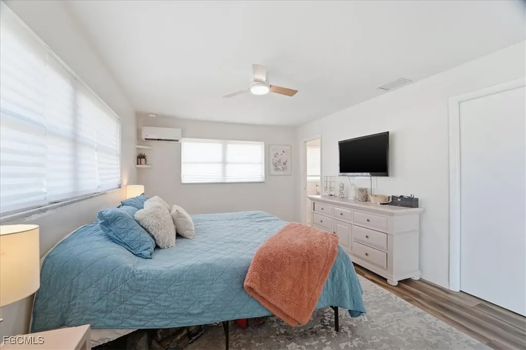 1211 SE 34th Street Cape Coral FL 33904