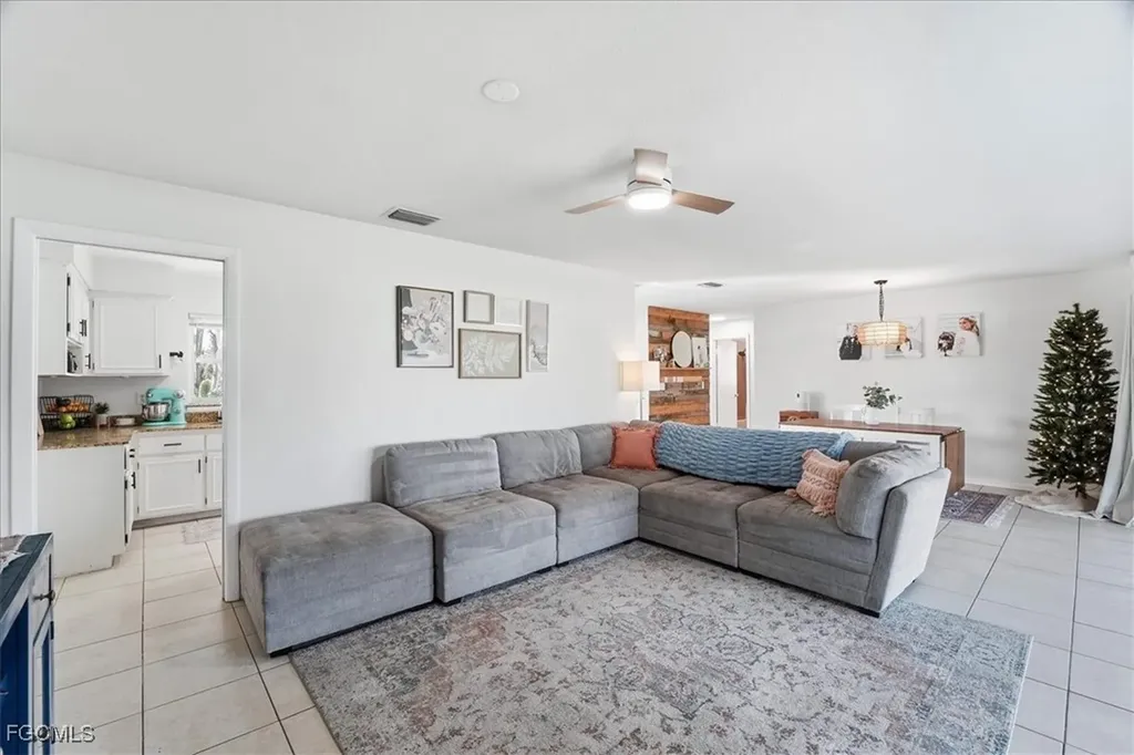 1211 SE 34th Street Cape Coral FL 33904