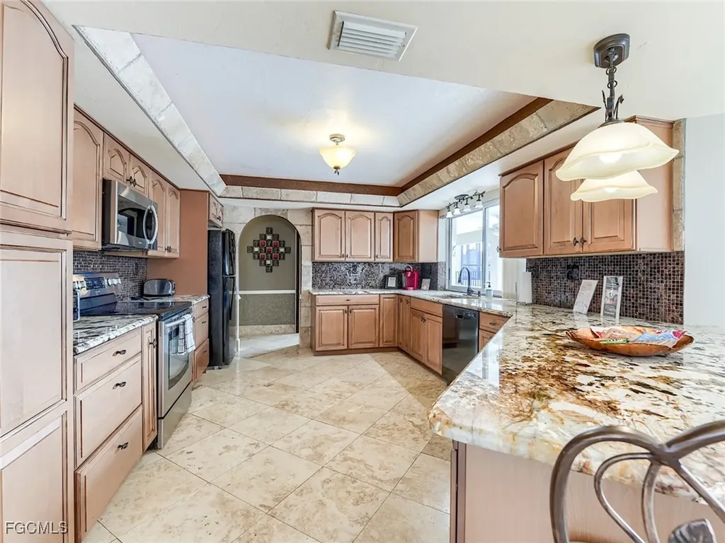 1506 SW 52nd Lane Cape Coral FL 33914