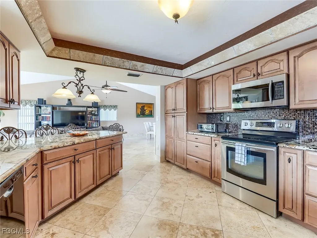 1506 SW 52nd Lane Cape Coral FL 33914
