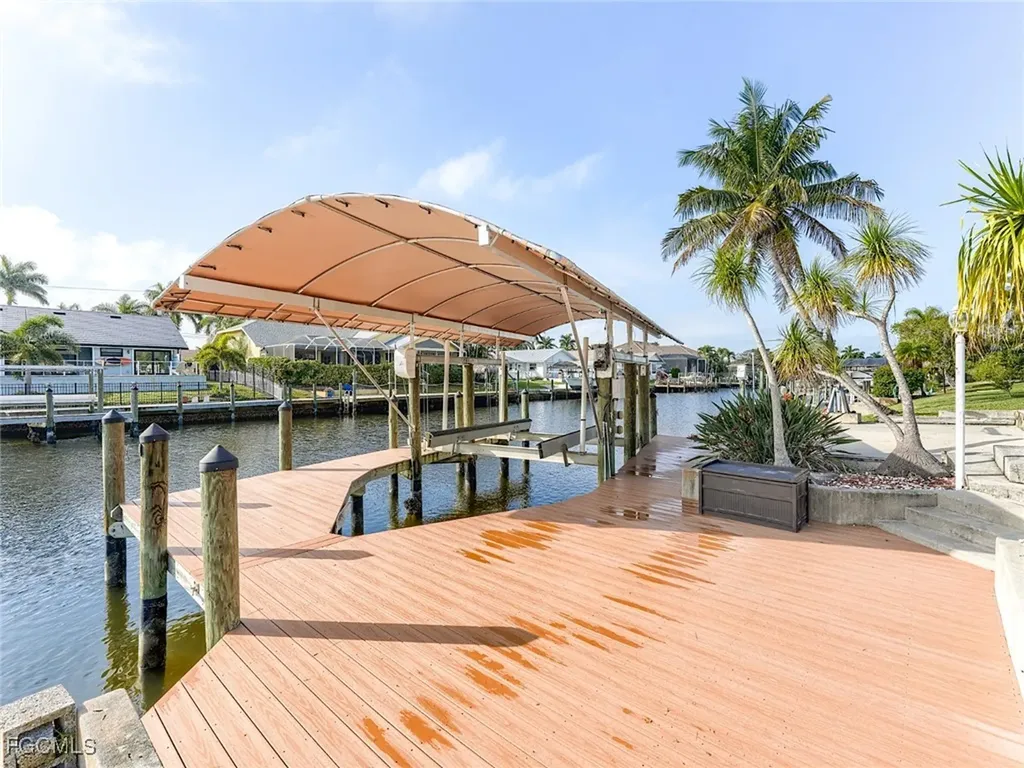 1506 SW 52nd Lane Cape Coral FL 33914