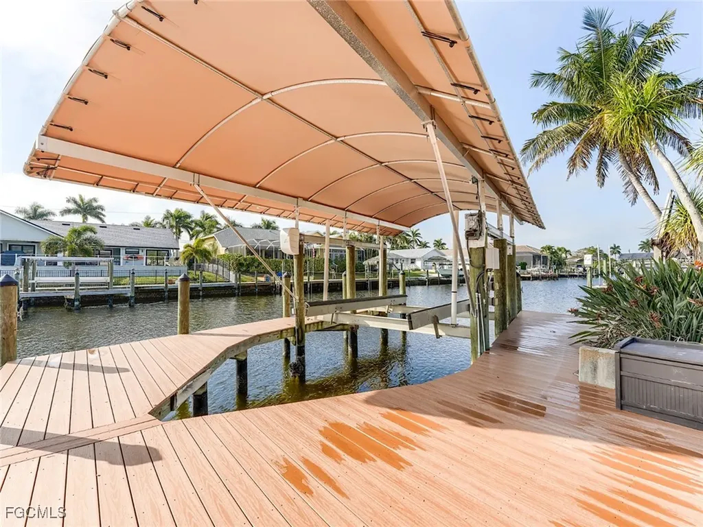 1506 SW 52nd Lane Cape Coral FL 33914