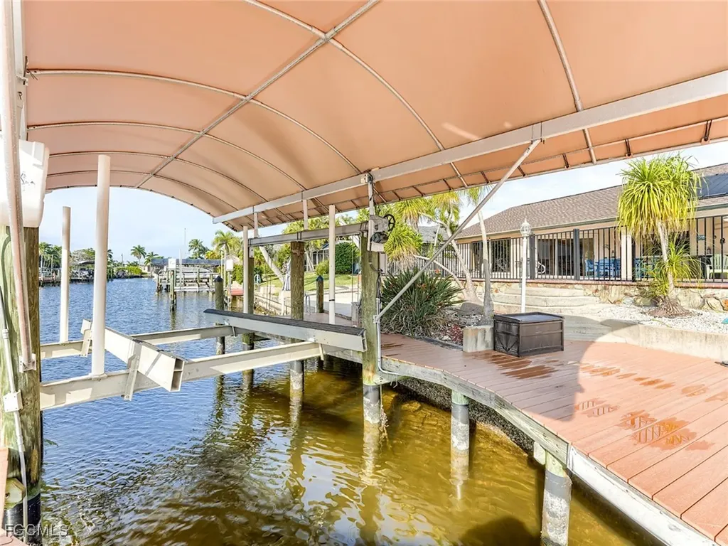 1506 SW 52nd Lane Cape Coral FL 33914