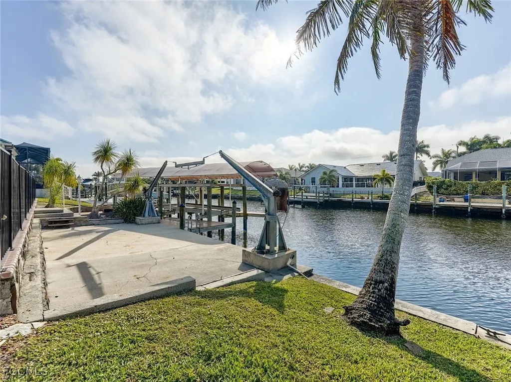 1506 SW 52nd Lane Cape Coral FL 33914