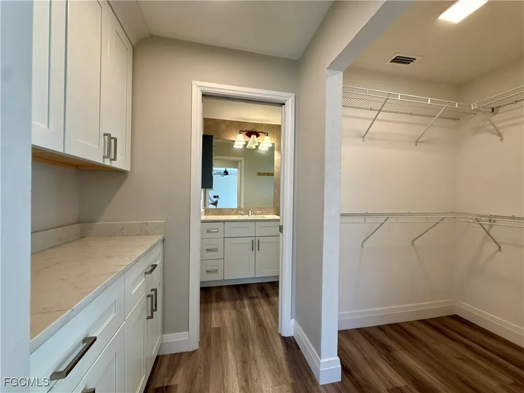1038 NE Van Loon Terrace Cape Coral FL 33909