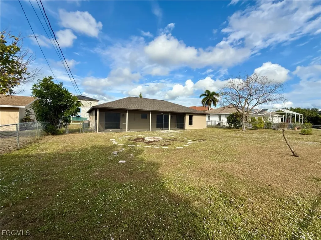 1038 NE Van Loon Terrace Cape Coral FL 33909