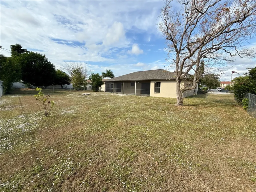 1038 NE Van Loon Terrace Cape Coral FL 33909
