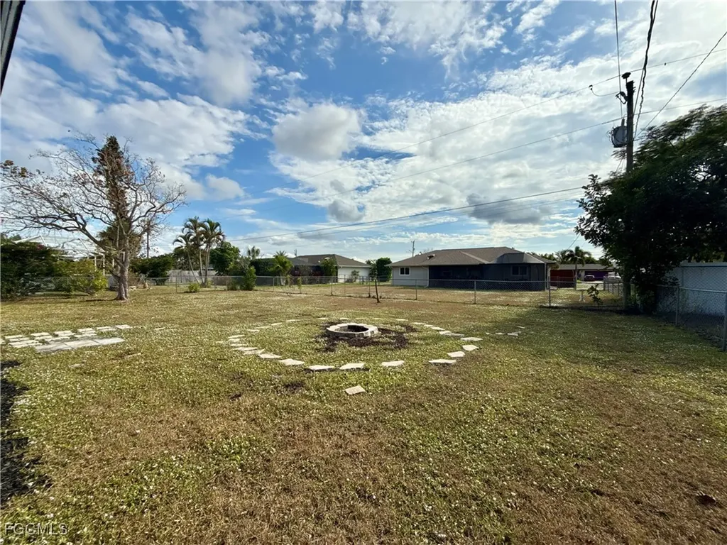 1038 NE Van Loon Terrace Cape Coral FL 33909