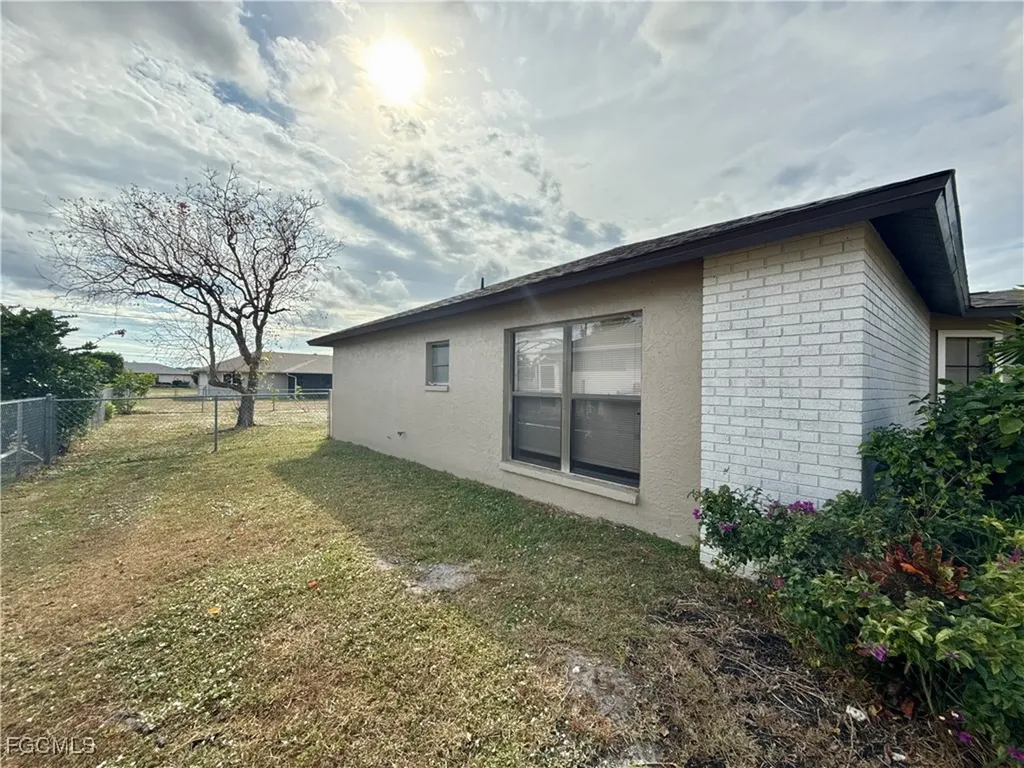 1038 NE Van Loon Terrace Cape Coral FL 33909