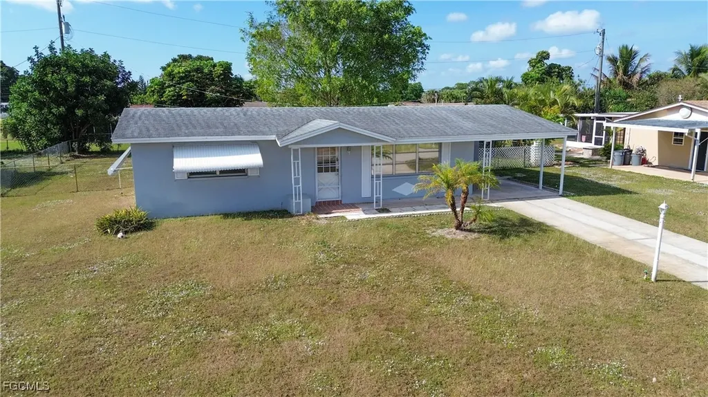 348 Crestwood Avenue Lehigh Acres FL 33936