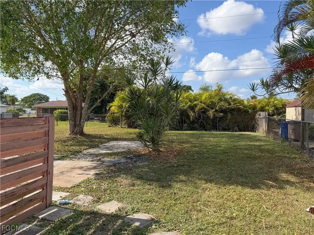 348 Crestwood Avenue Lehigh Acres FL 33936