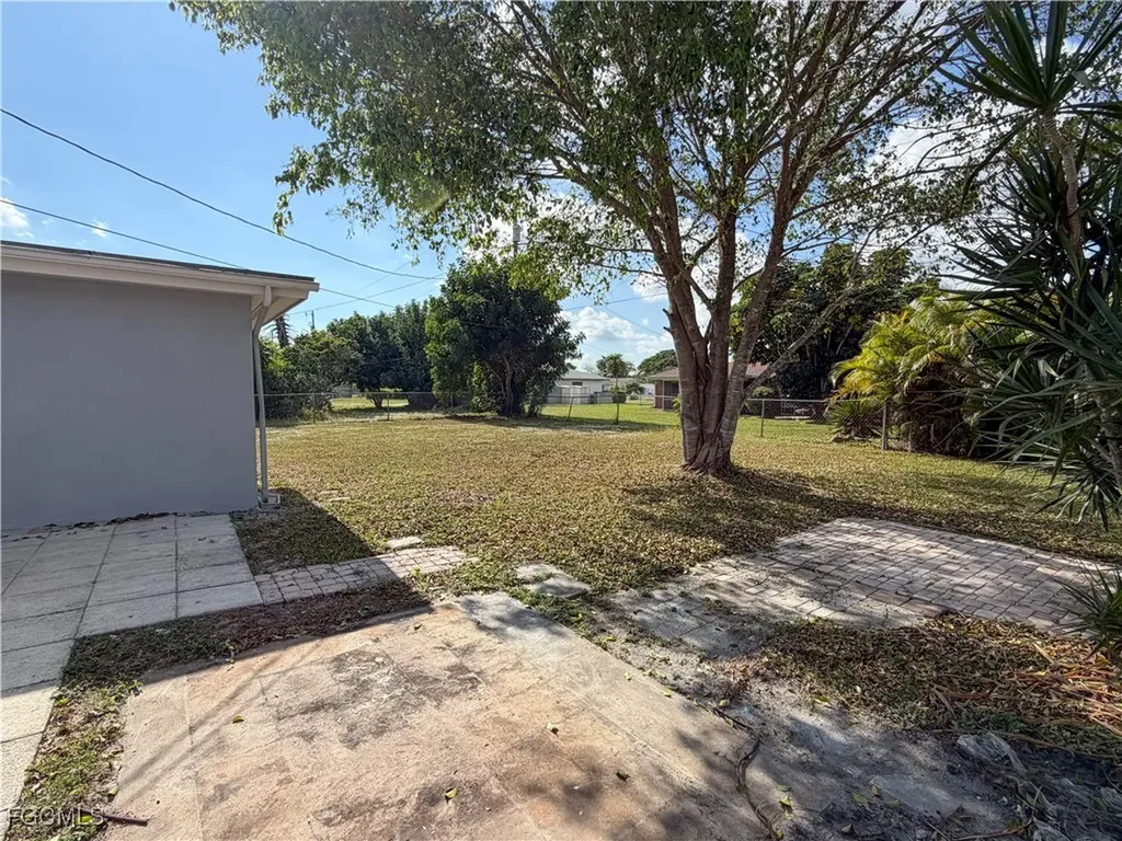 348 Crestwood Avenue Lehigh Acres FL 33936