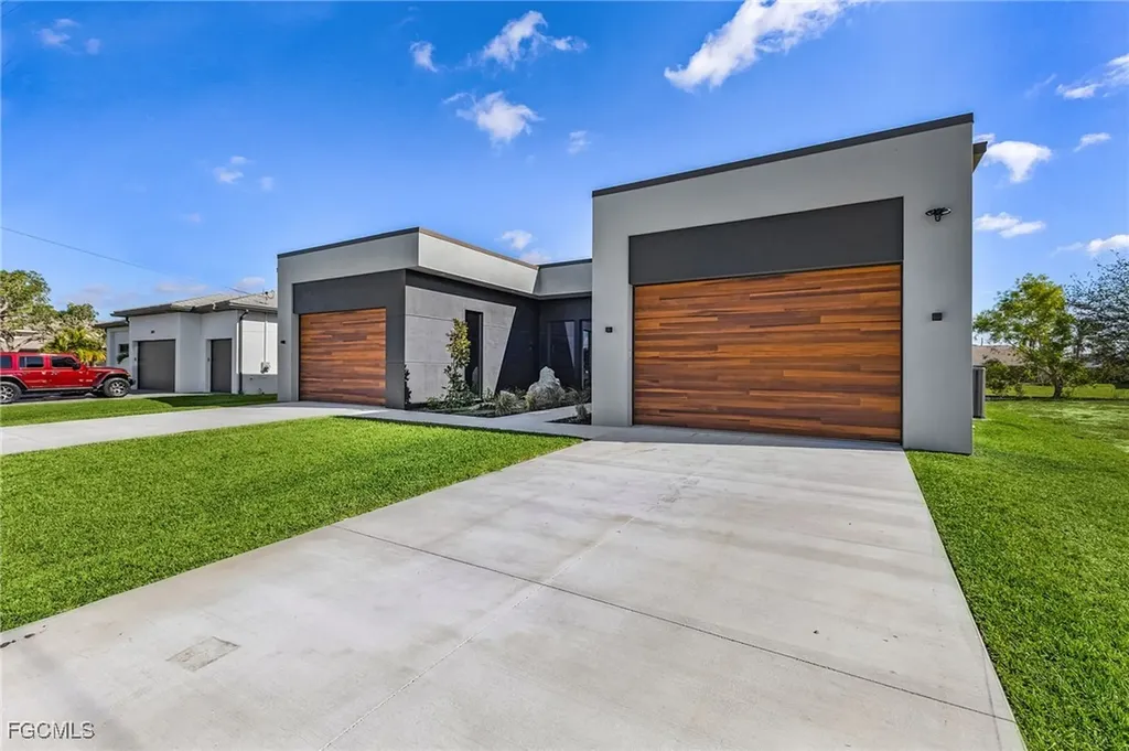 3311 SW 11th Court Cape Coral FL 33914