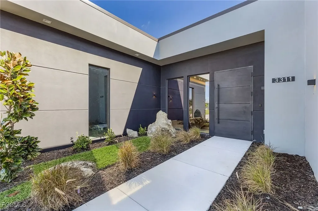 3311 SW 11th Court Cape Coral FL 33914