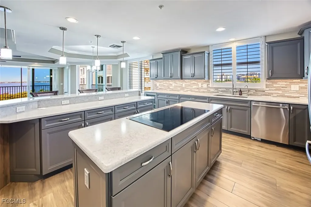 Fort Myers FL, 15140 Harbour Isle Drive, Unit 502