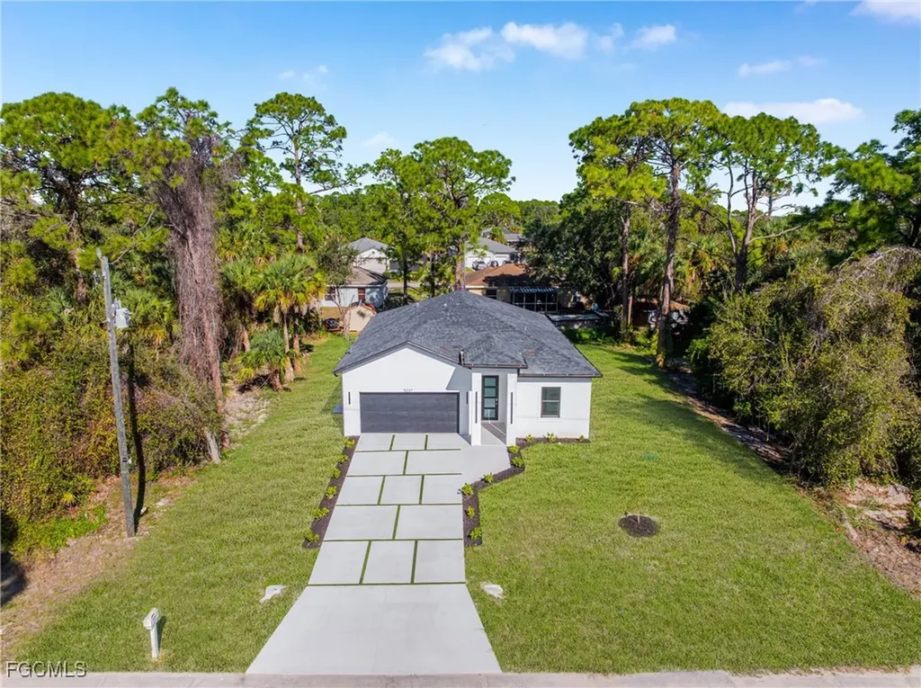 5037 Pinetree Circle Labelle FL 33935