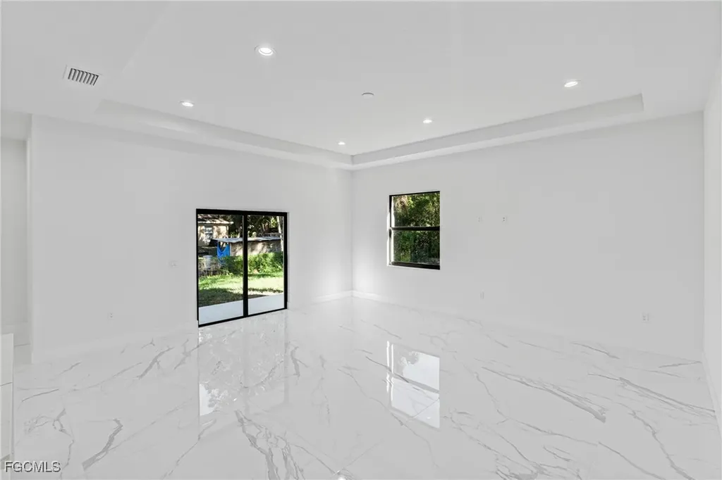 5037 Pinetree Circle Labelle FL 33935