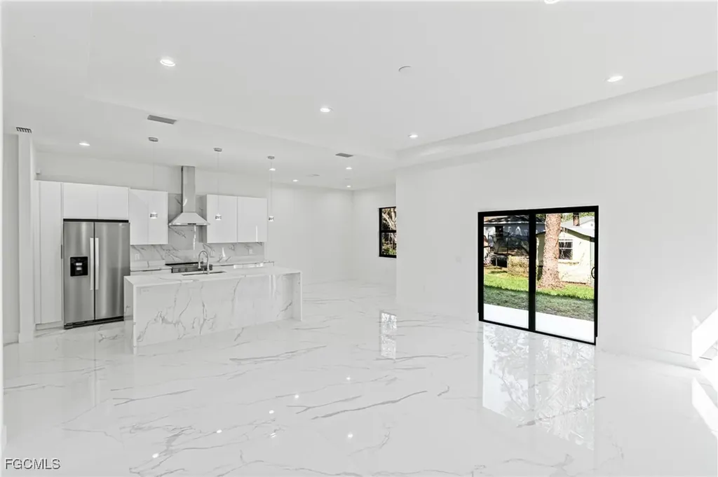 5037 Pinetree Circle Labelle FL 33935