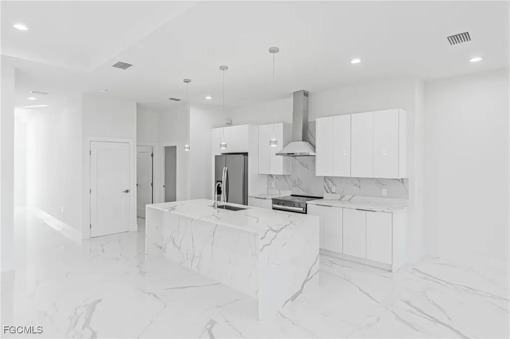 5037 Pinetree Circle Labelle FL 33935