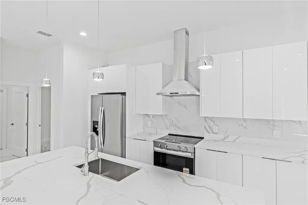 5037 Pinetree Circle Labelle FL 33935