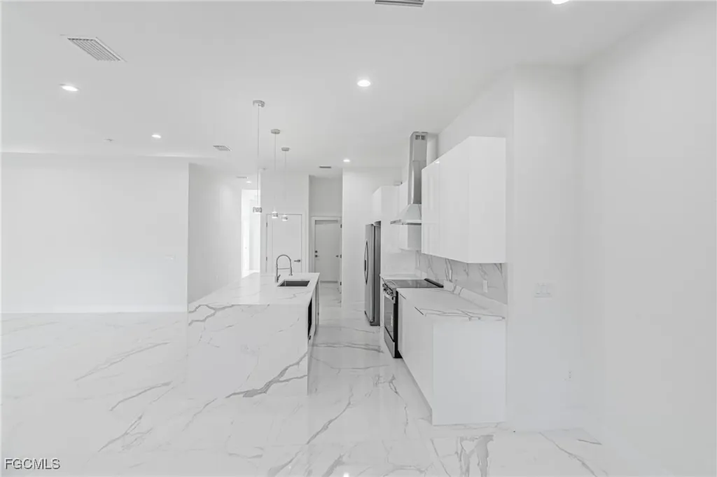5037 Pinetree Circle Labelle FL 33935