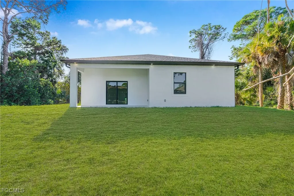 5037 Pinetree Circle Labelle FL 33935