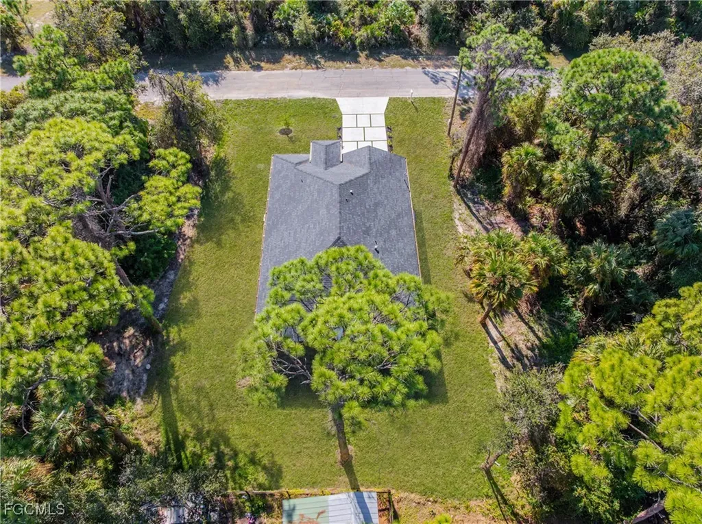 5037 Pinetree Circle Labelle FL 33935