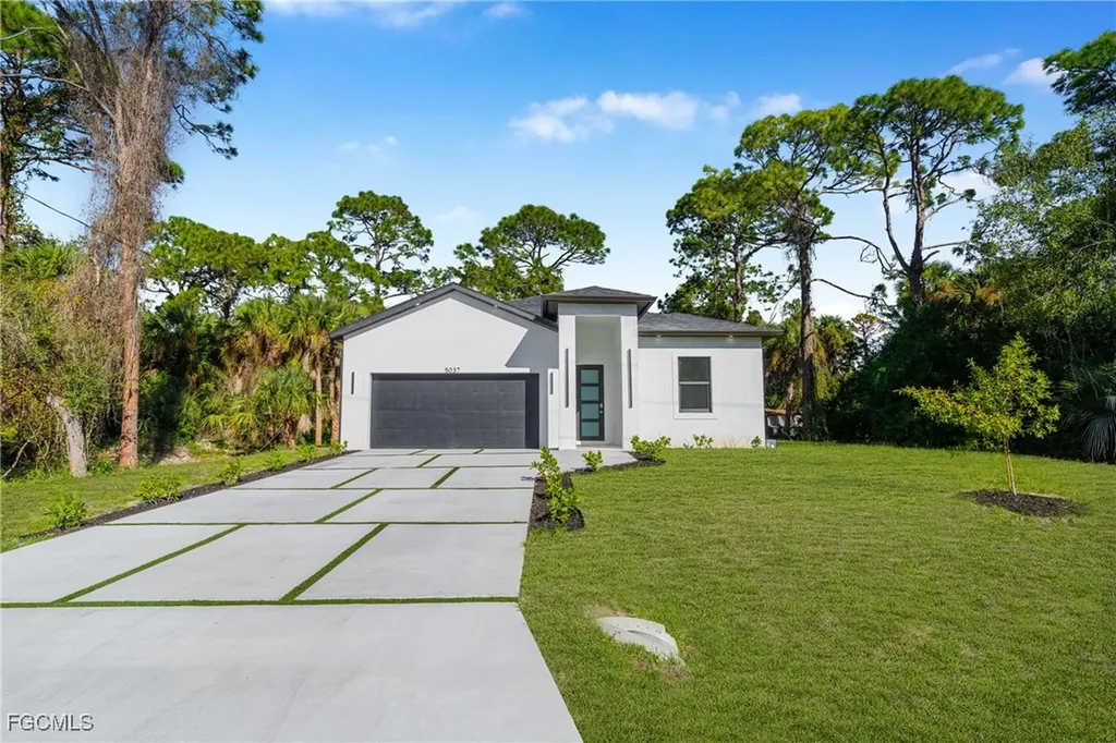 5037 Pinetree Circle Labelle FL 33935