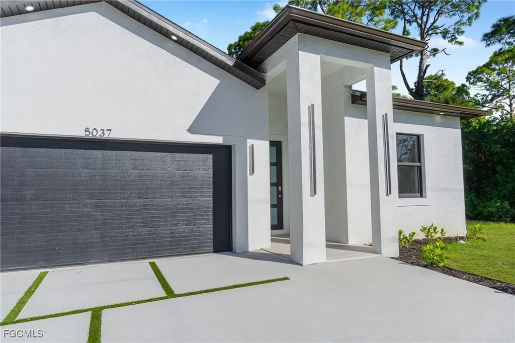 5037 Pinetree Circle Labelle FL 33935