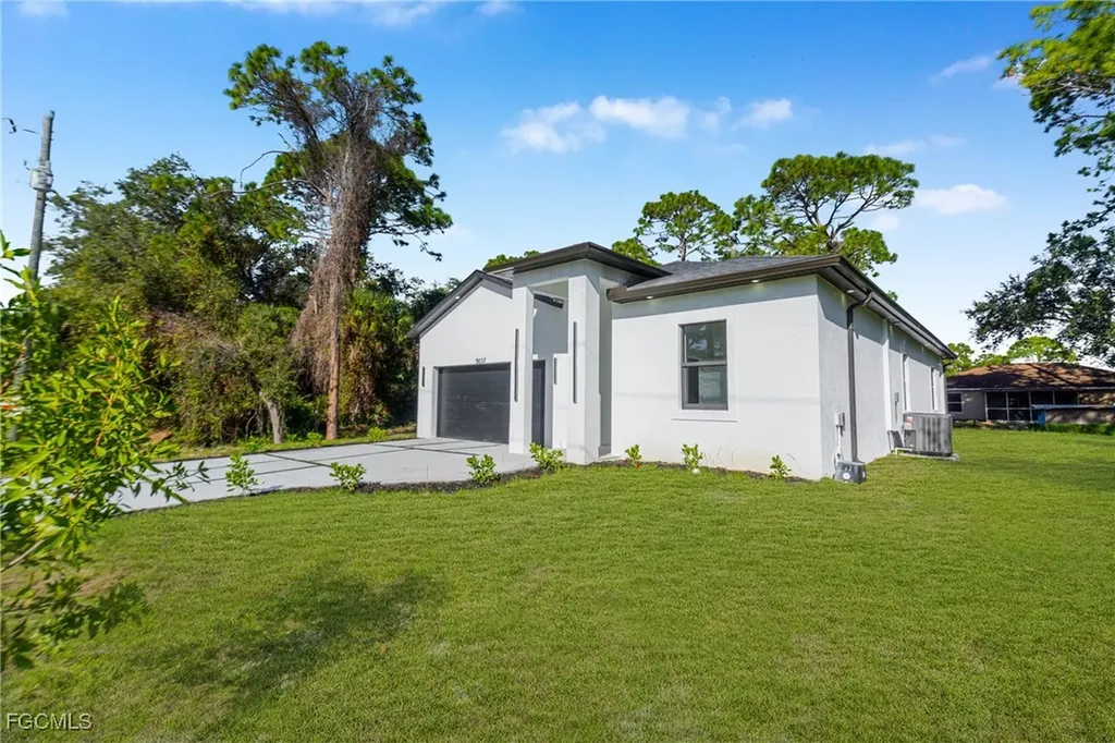 5037 Pinetree Circle Labelle FL 33935