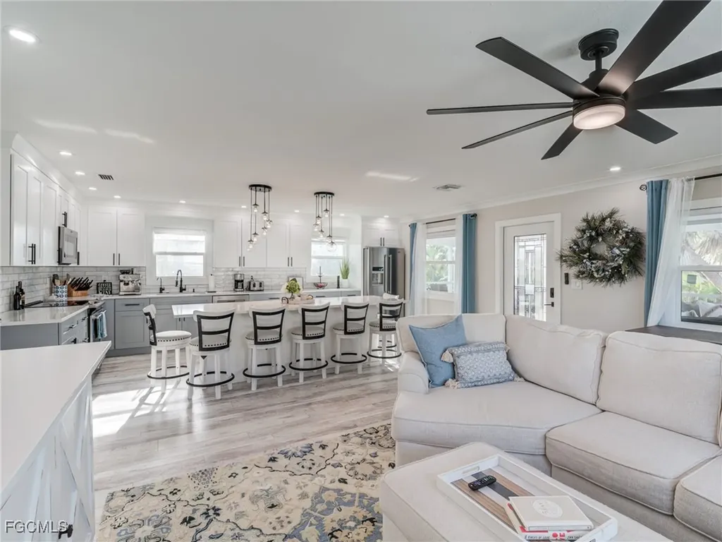 Fort Myers Beach FL, 911 North Street