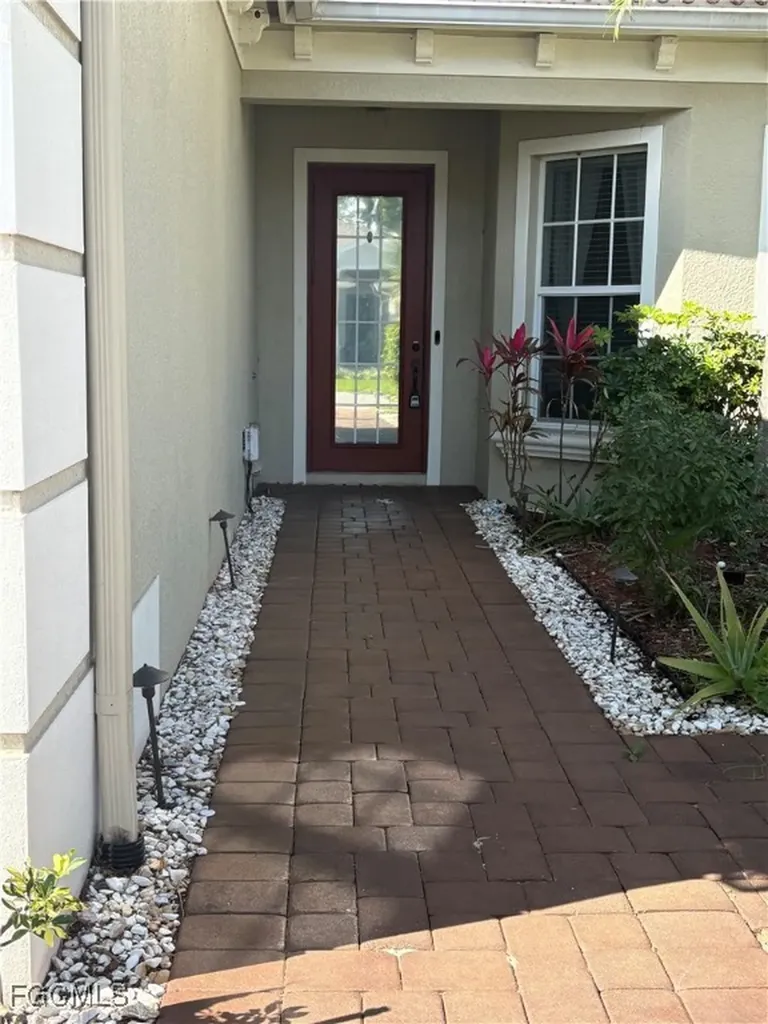 9145 Leatherwood Loop Lehigh Acres FL 33936