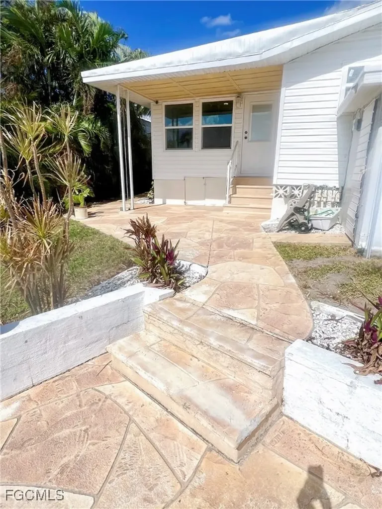 11331 Azalea Lane Fort Myers Beach FL 33931