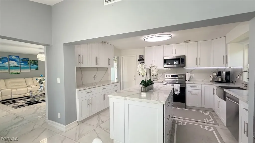 1709 SE 44th Terrace Cape Coral FL 33904