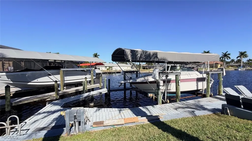 1709 SE 44th Terrace Cape Coral FL 33904