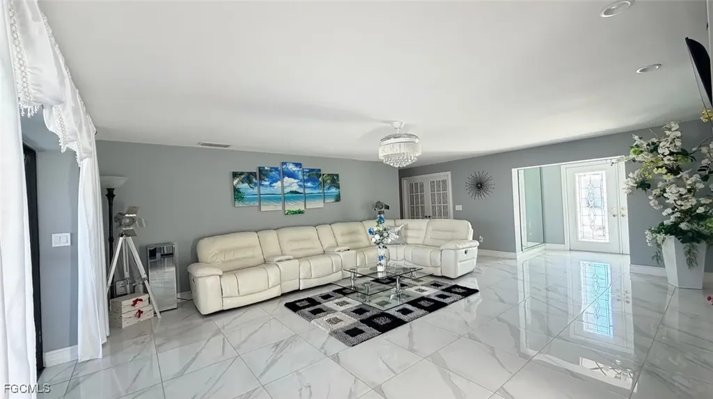 1709 SE 44th Terrace Cape Coral FL 33904