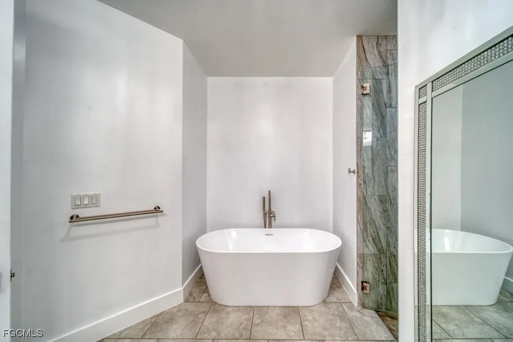 1528 NW 24th Place Cape Coral FL 33993