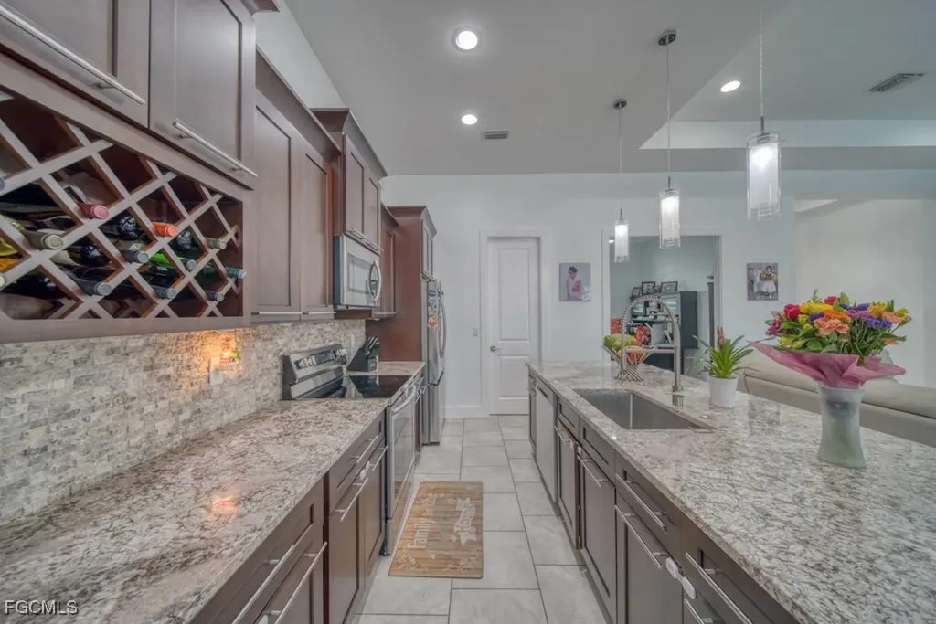 1528 NW 24th Place Cape Coral FL 33993